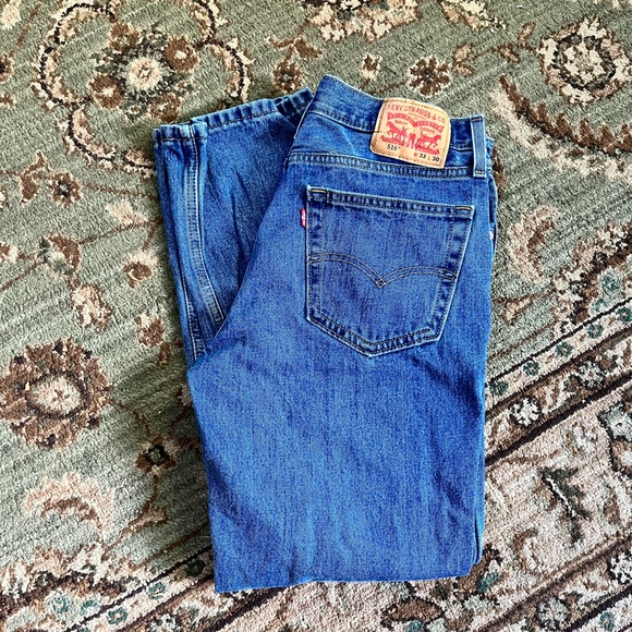 Levi’s high waisted dark wash jean - Picture 2 of 2